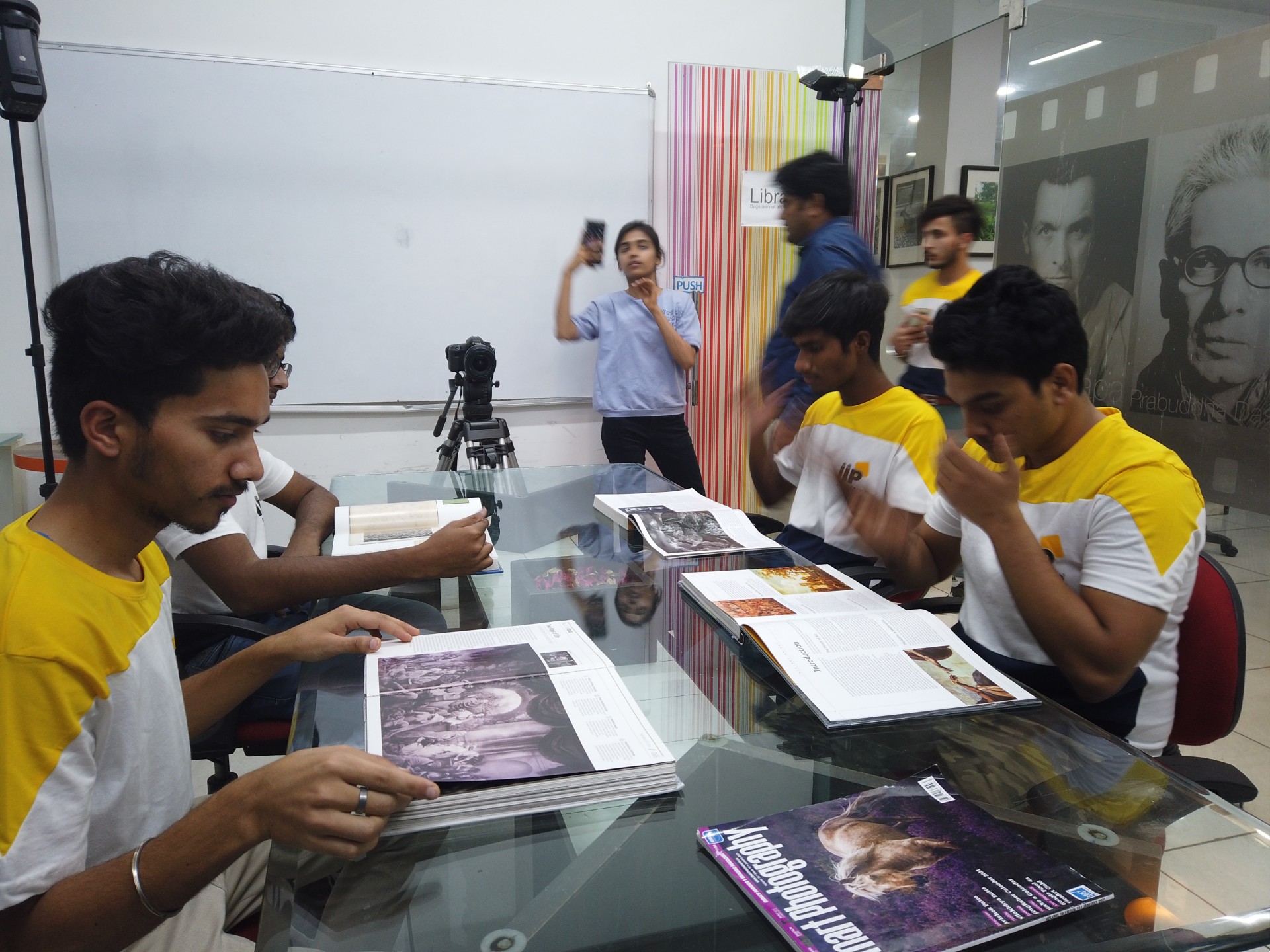Exploring the Best Photography Courses After 12th at IIP Academy, Noida